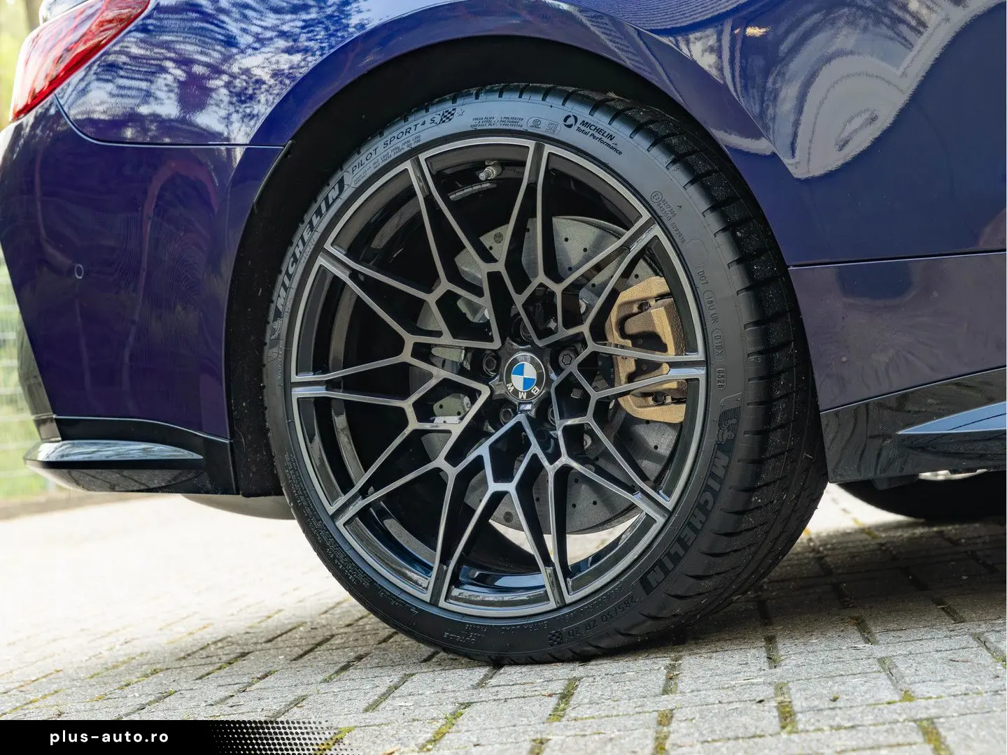 BMW M4_Manual_Carbon_Ceramic