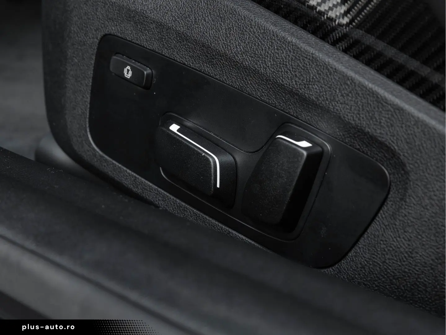 BMW M4_Manual_Carbon_Ceramic