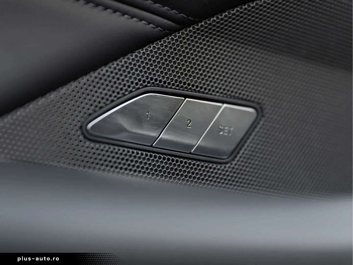 BMW M4_Manual_Carbon_Ceramic