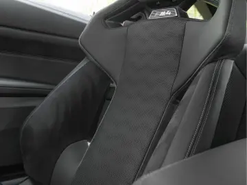 BMW M4_Manual_Carbon_Ceramic