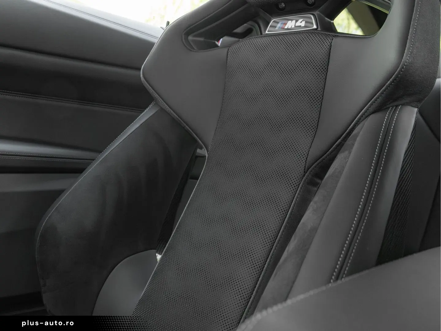 BMW M4_Manual_Carbon_Ceramic