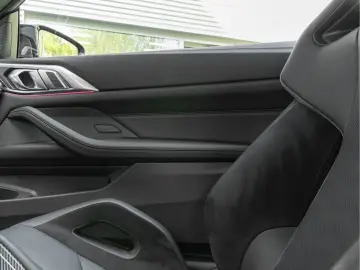 BMW M4_Manual_Carbon_Ceramic