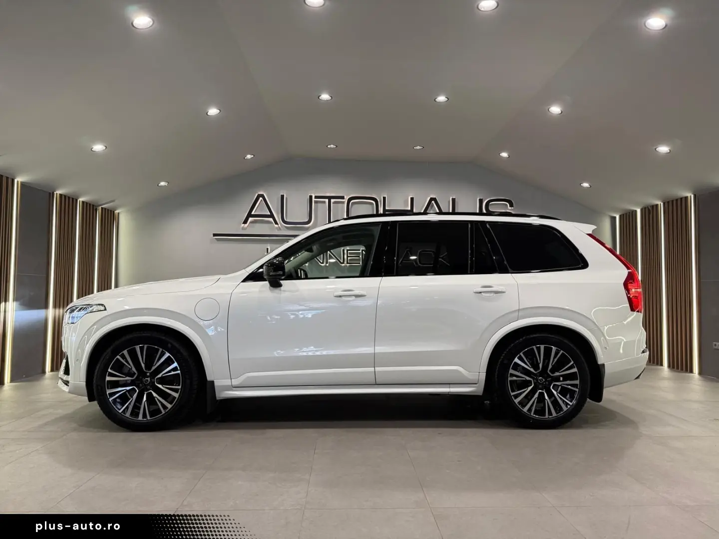 VOLVO XC90 Ultra Dark Recharge