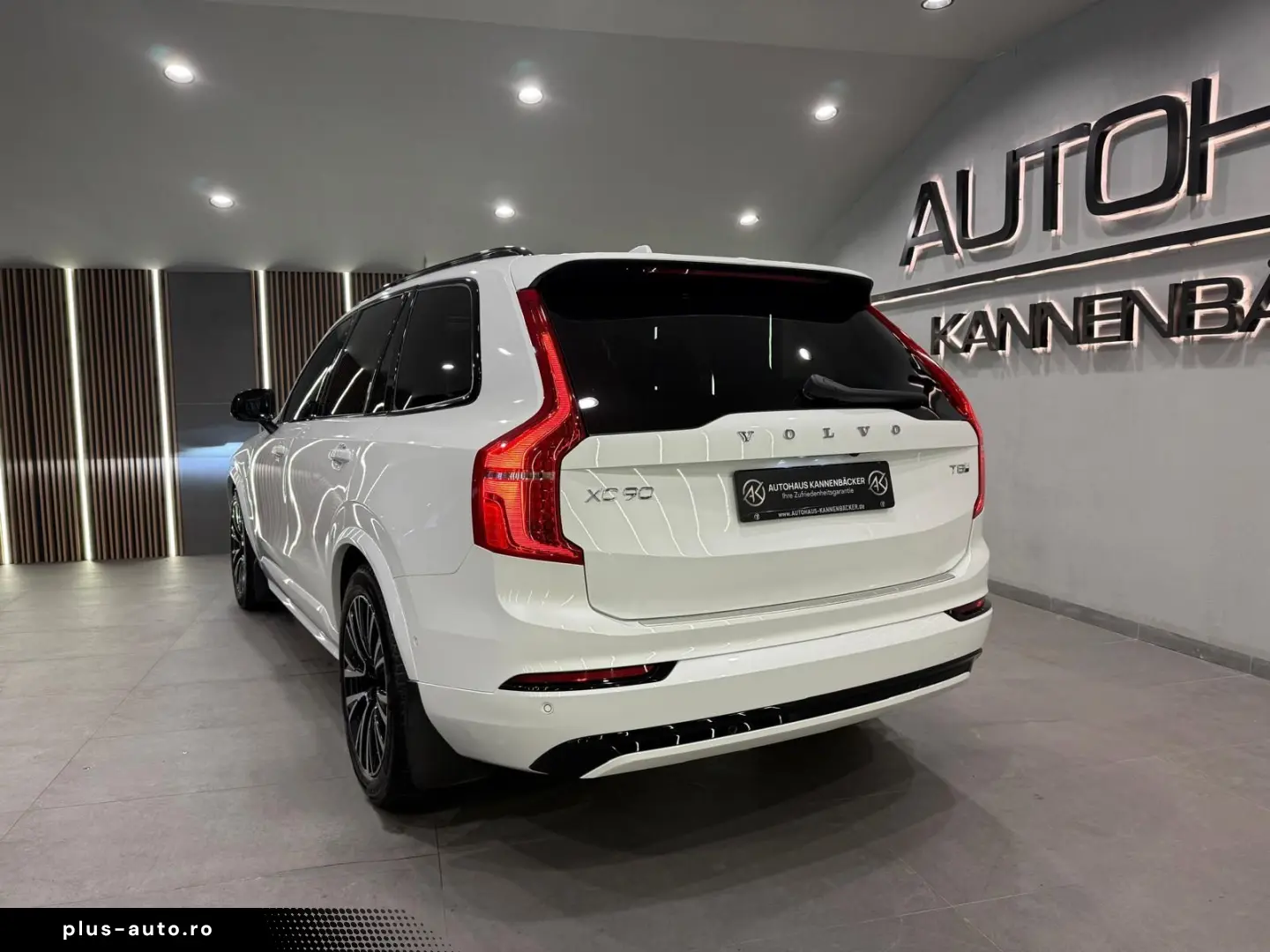 VOLVO XC90 Ultra Dark Recharge