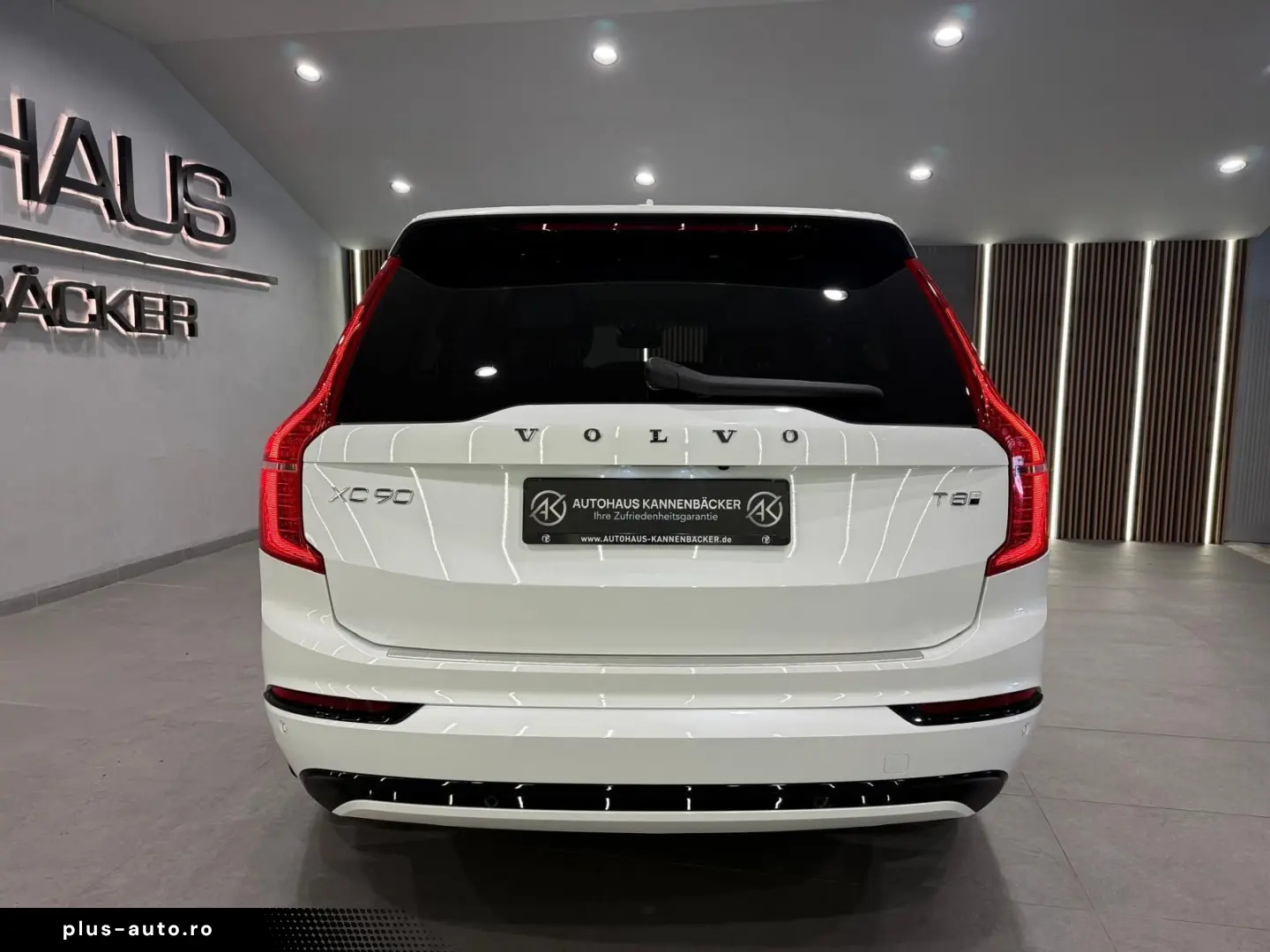 VOLVO XC90 Ultra Dark Recharge