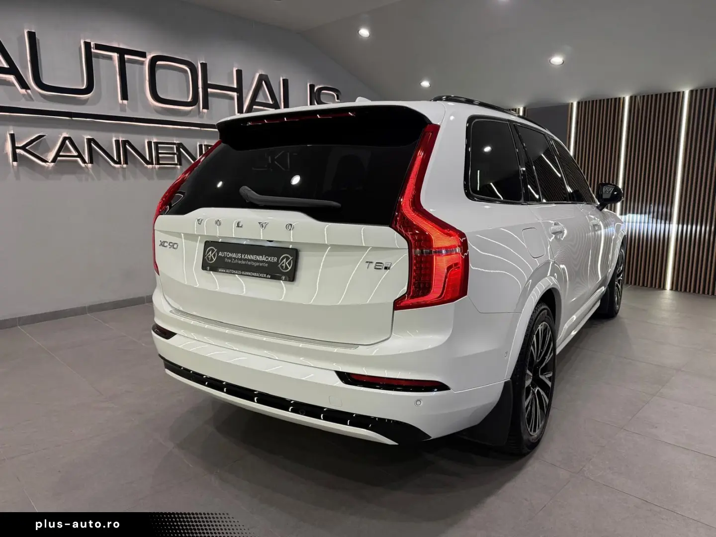 VOLVO XC90 Ultra Dark Recharge