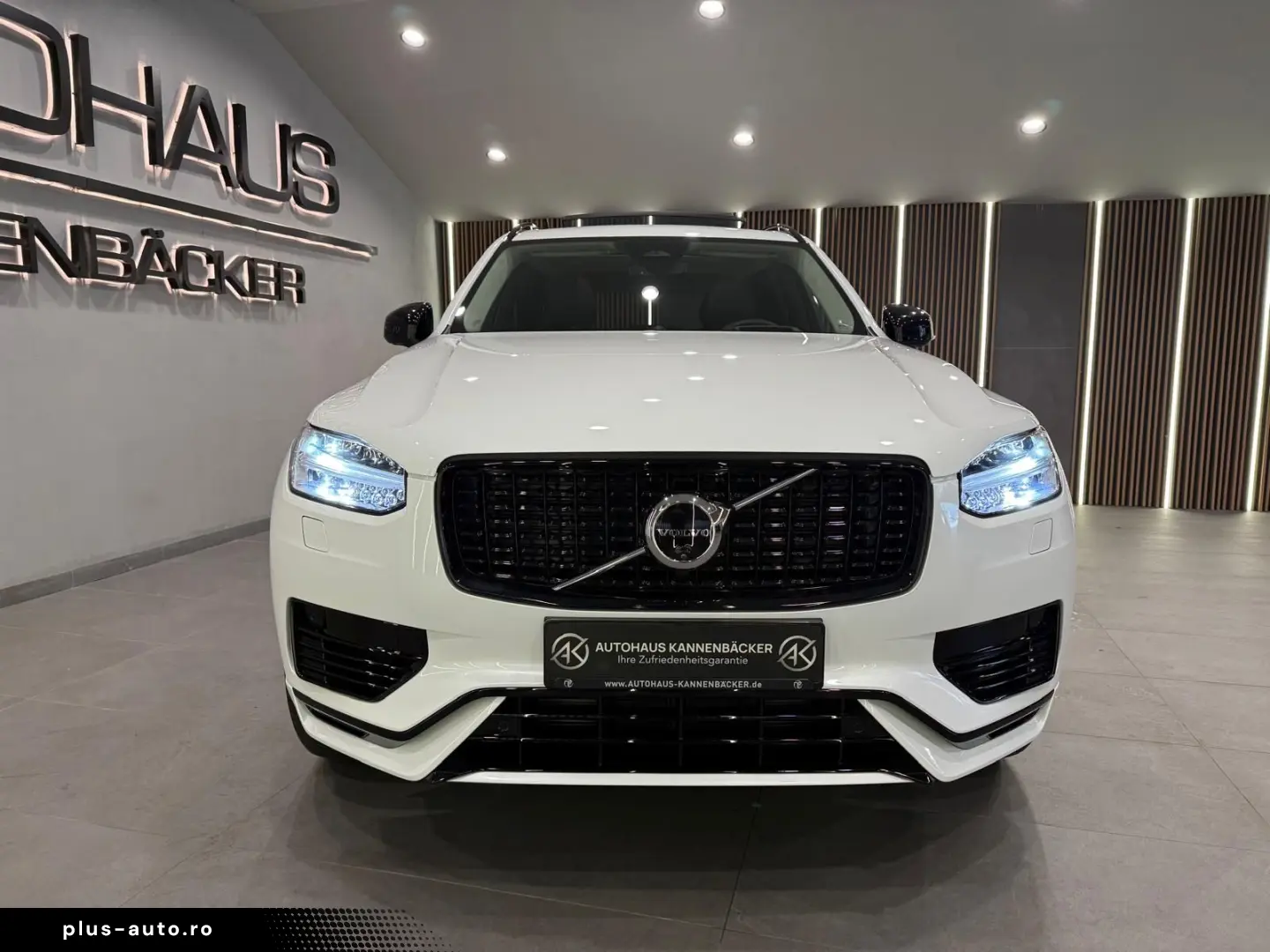 VOLVO XC90 Ultra Dark Recharge