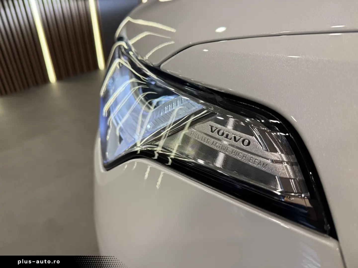 VOLVO XC90 Ultra Dark Recharge