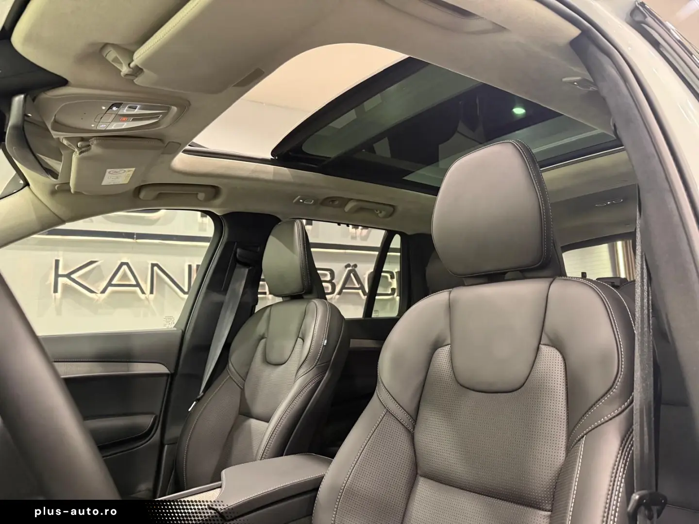 VOLVO XC90 Ultra Dark Recharge