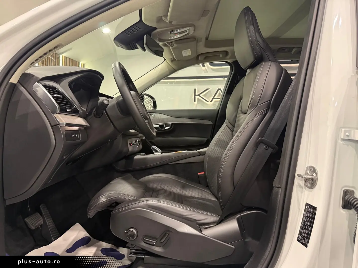 VOLVO XC90 Ultra Dark Recharge