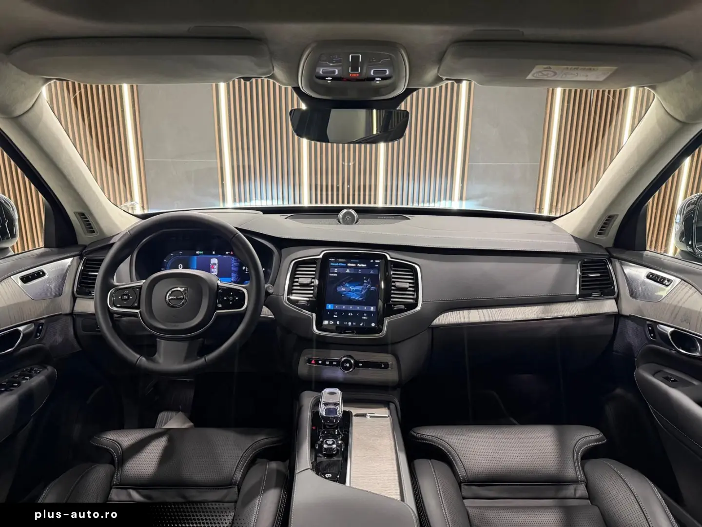 VOLVO XC90 Ultra Dark Recharge