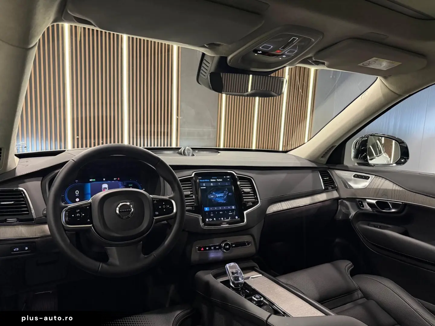 VOLVO XC90 Ultra Dark Recharge
