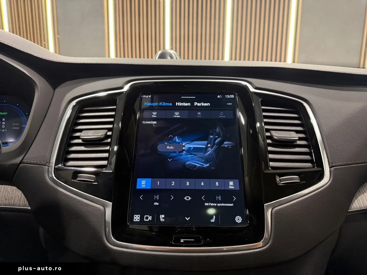 VOLVO XC90 Ultra Dark Recharge