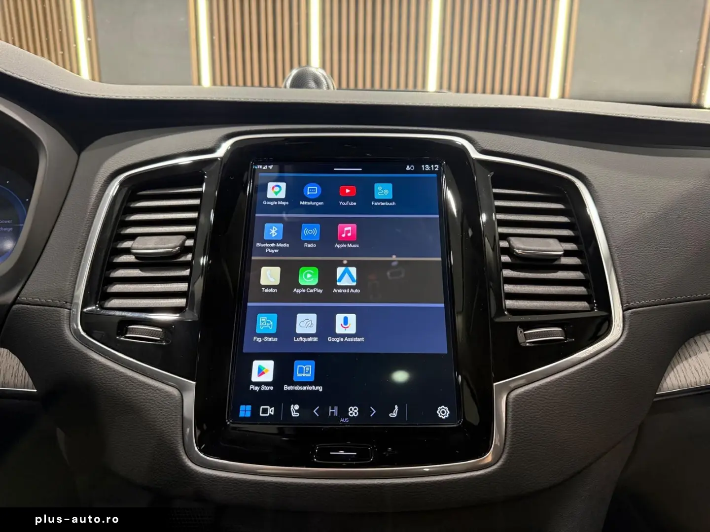 VOLVO XC90 Ultra Dark Recharge
