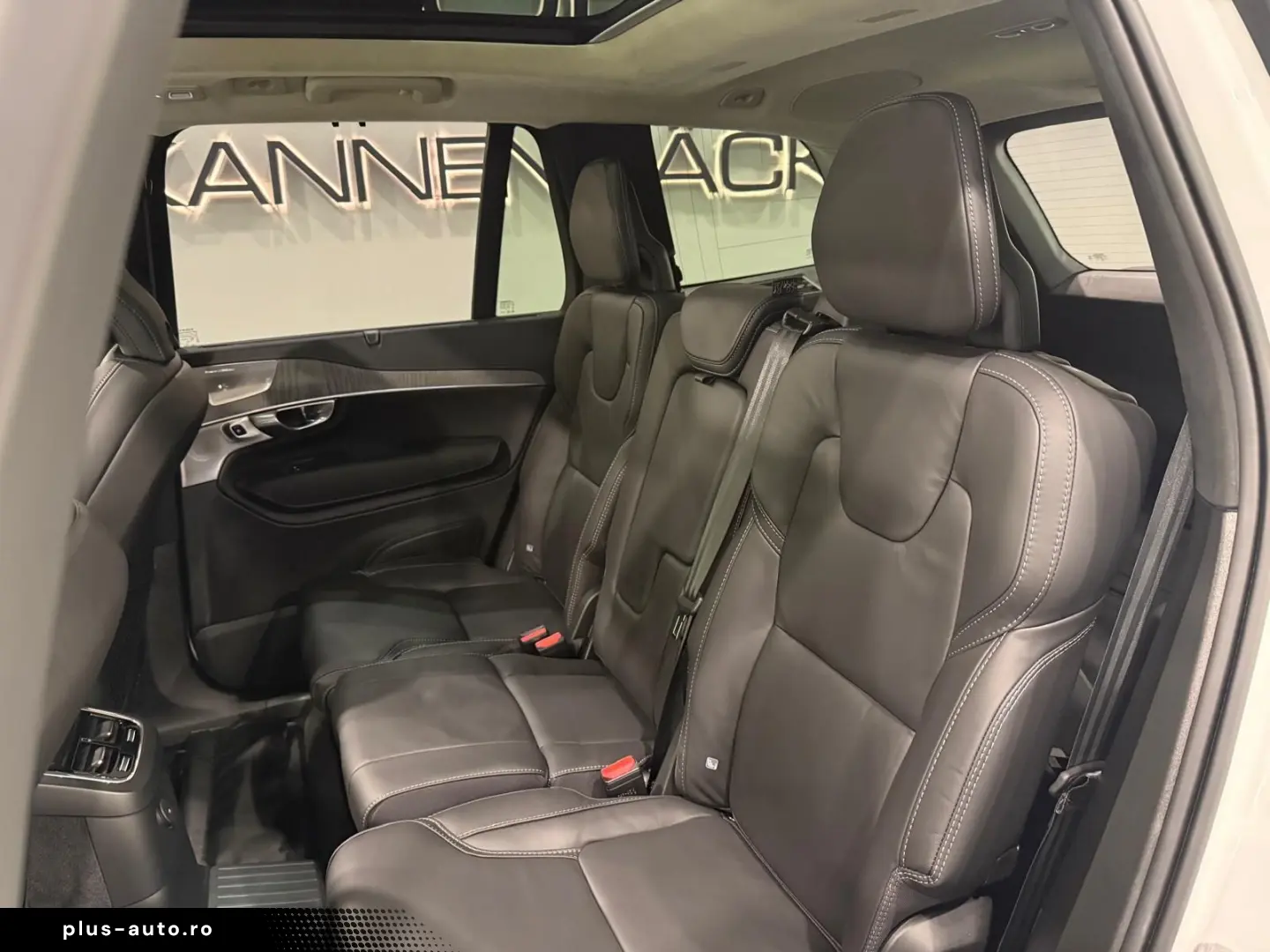 VOLVO XC90 Ultra Dark Recharge