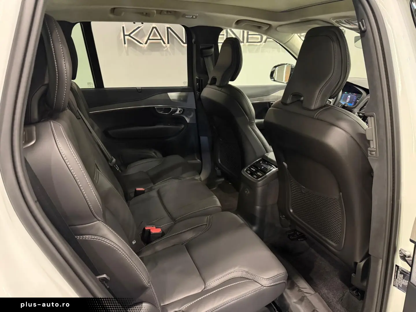 VOLVO XC90 Ultra Dark Recharge