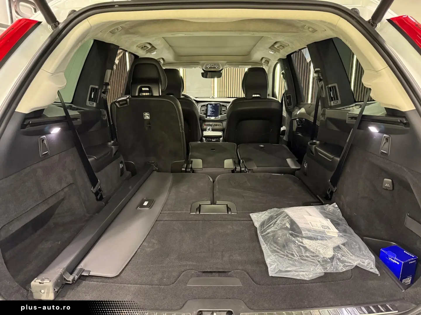 VOLVO XC90 Ultra Dark Recharge