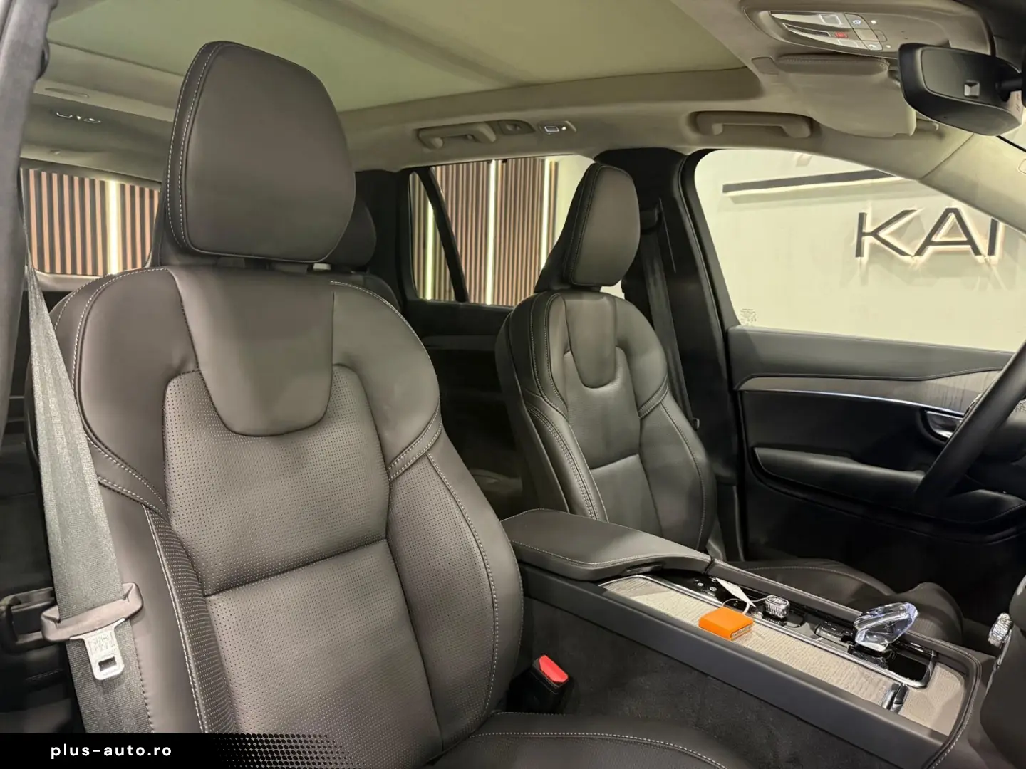 VOLVO XC90 Ultra Dark Recharge