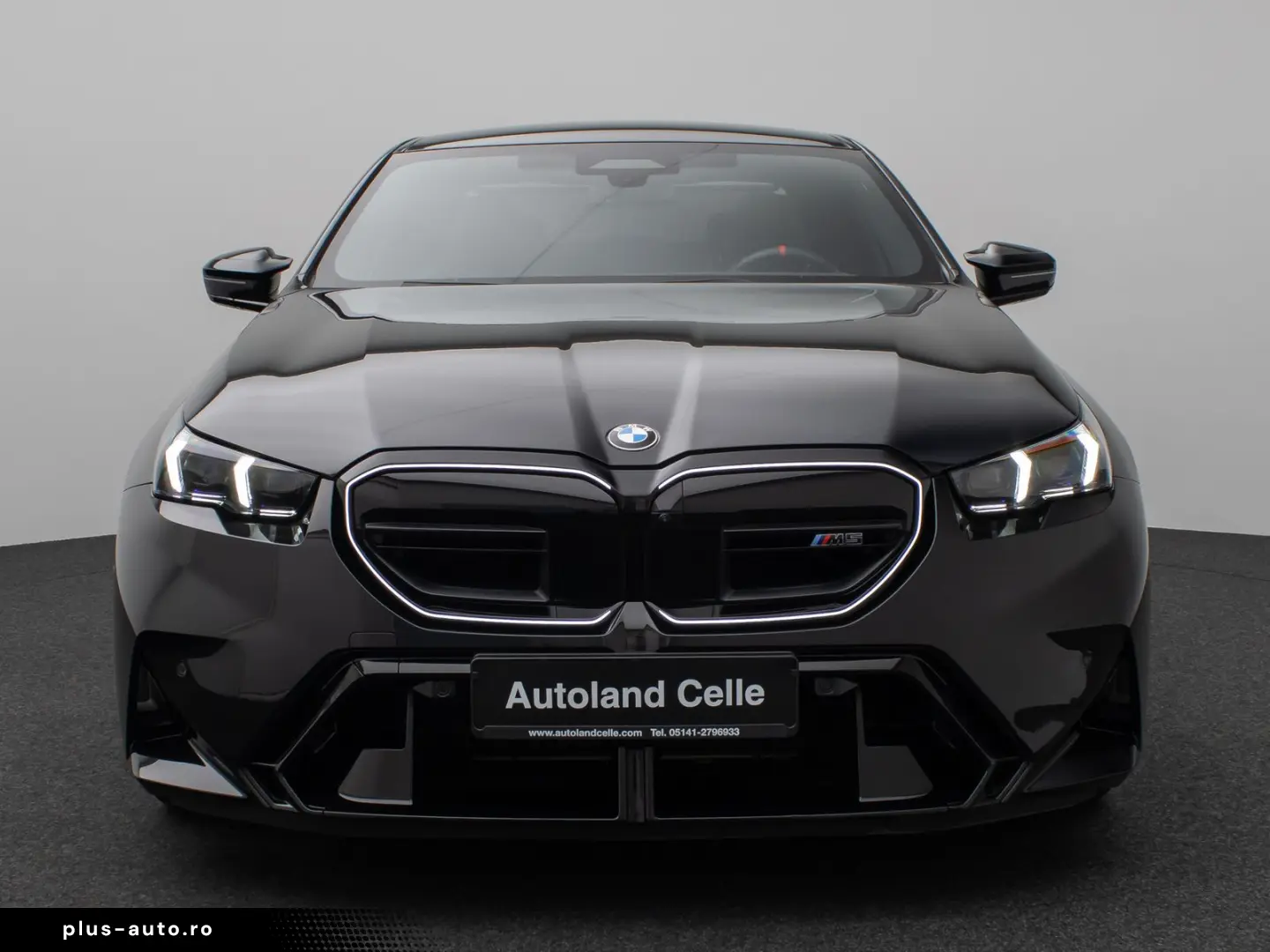 BMW M5 xDrive_Panoramic_360_B&W_HUD_M-Drivers