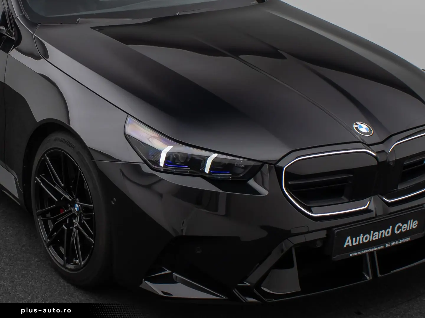 BMW M5 xDrive_Panoramic_360_B&W_HUD_M-Drivers