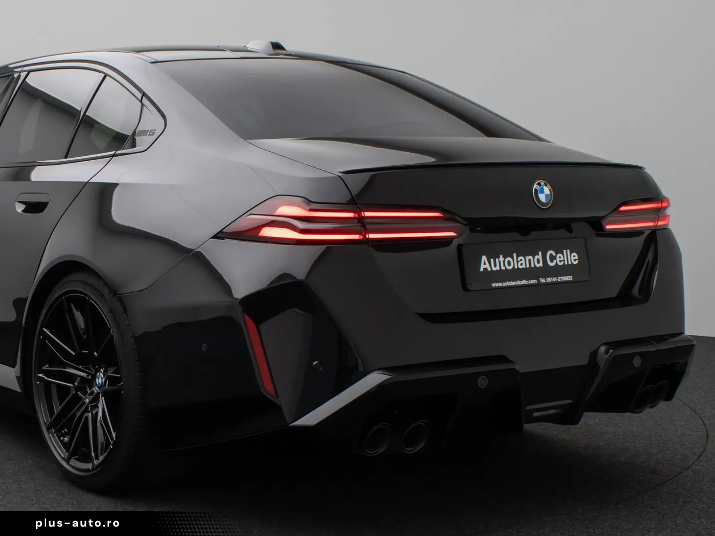BMW M5 xDrive_Panoramic_360_B&W_HUD_M-Drivers