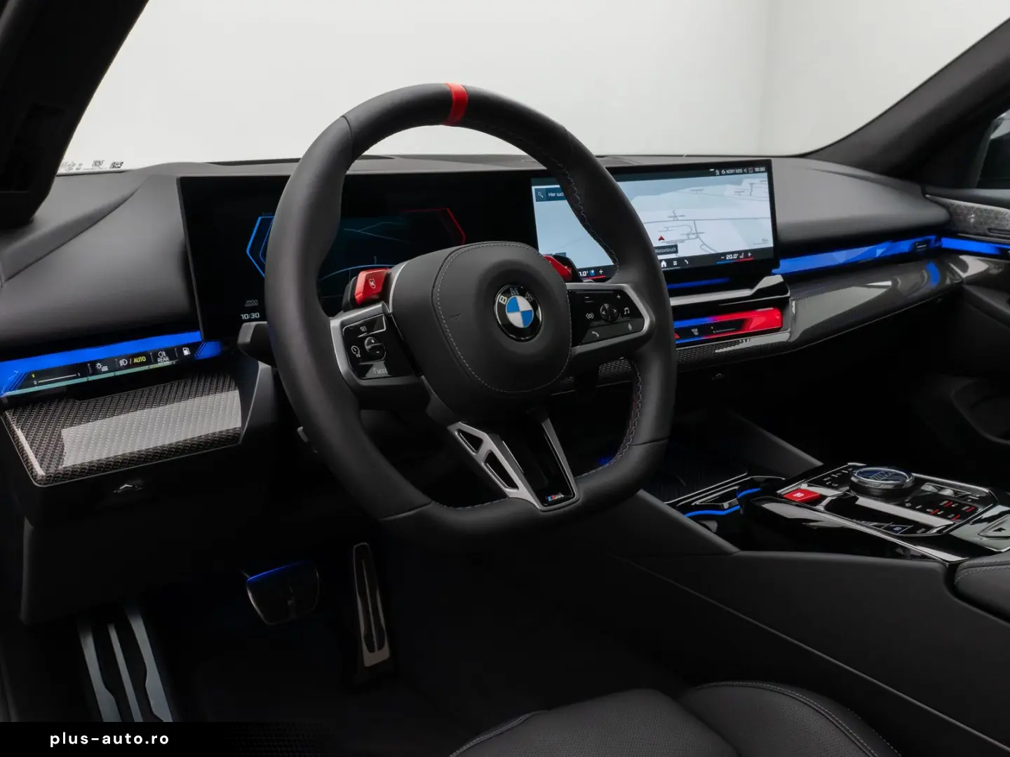 BMW M5 xDrive_Panoramic_360_B&W_HUD_M-Drivers