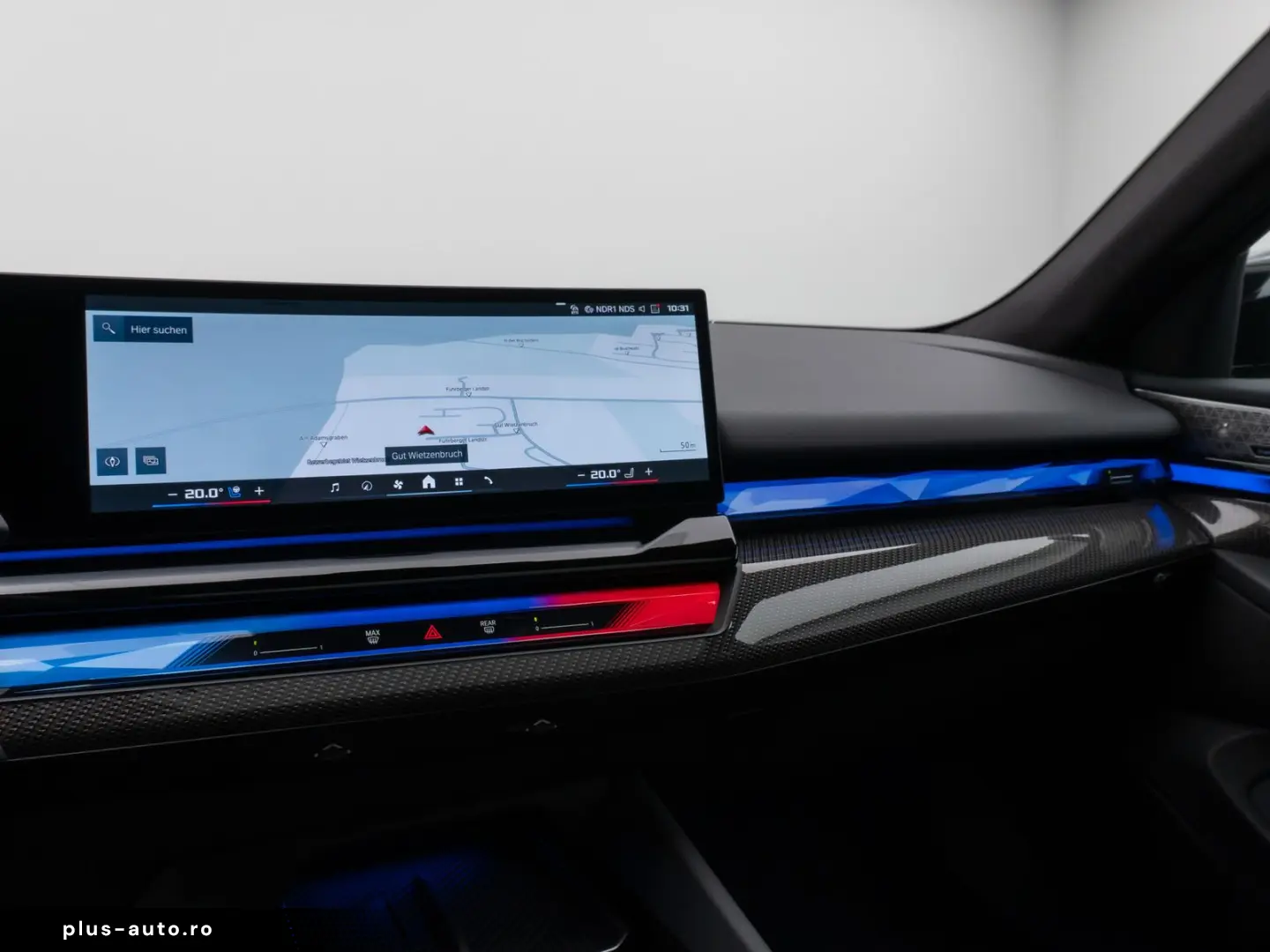 BMW M5 xDrive_Panoramic_360_B&W_HUD_M-Drivers