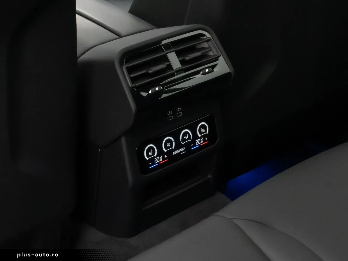 BMW M5 xDrive_Panoramic_360_B&W_HUD_M-Drivers