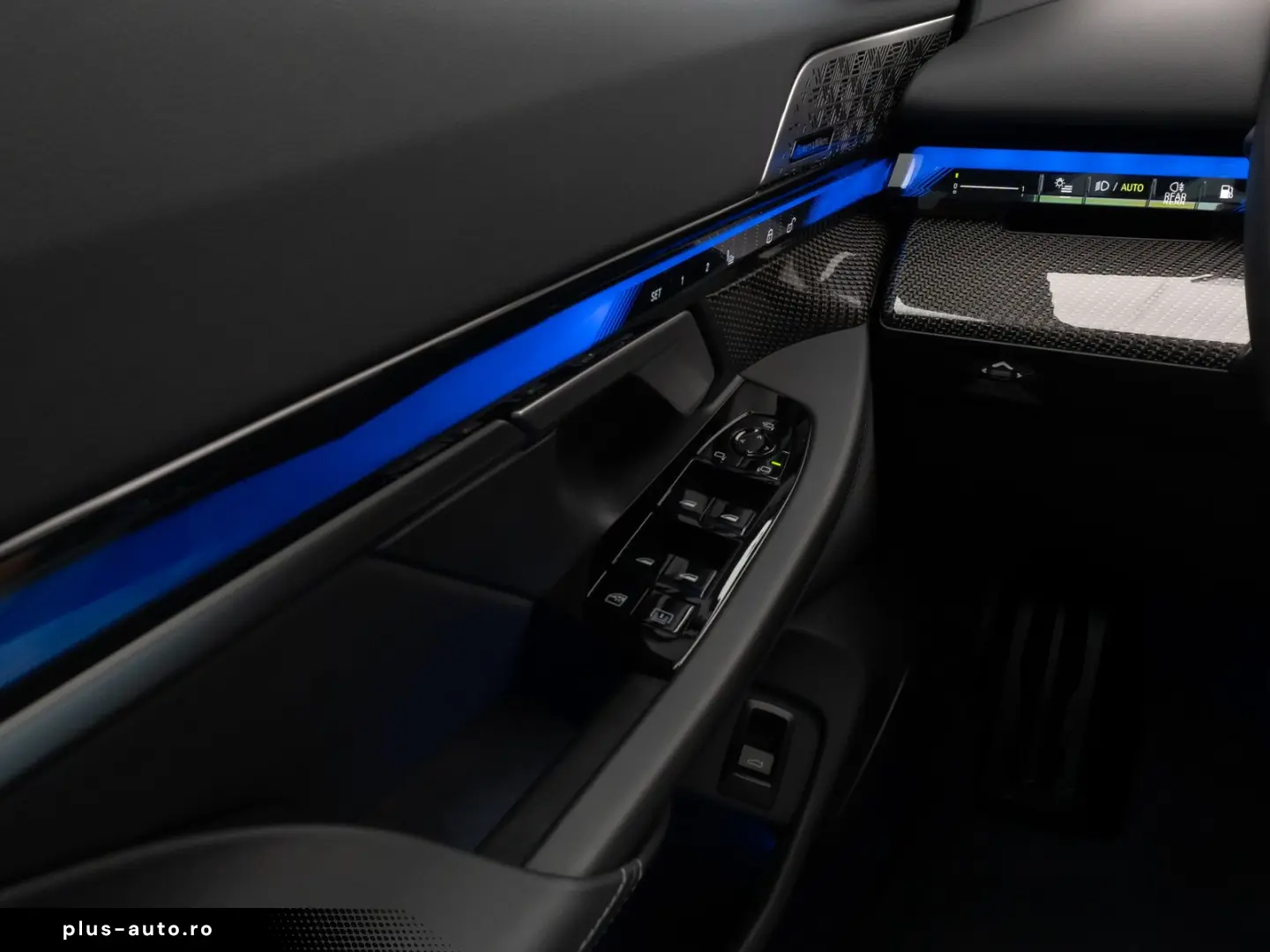 BMW M5 xDrive_Panoramic_360_B&W_HUD_M-Drivers