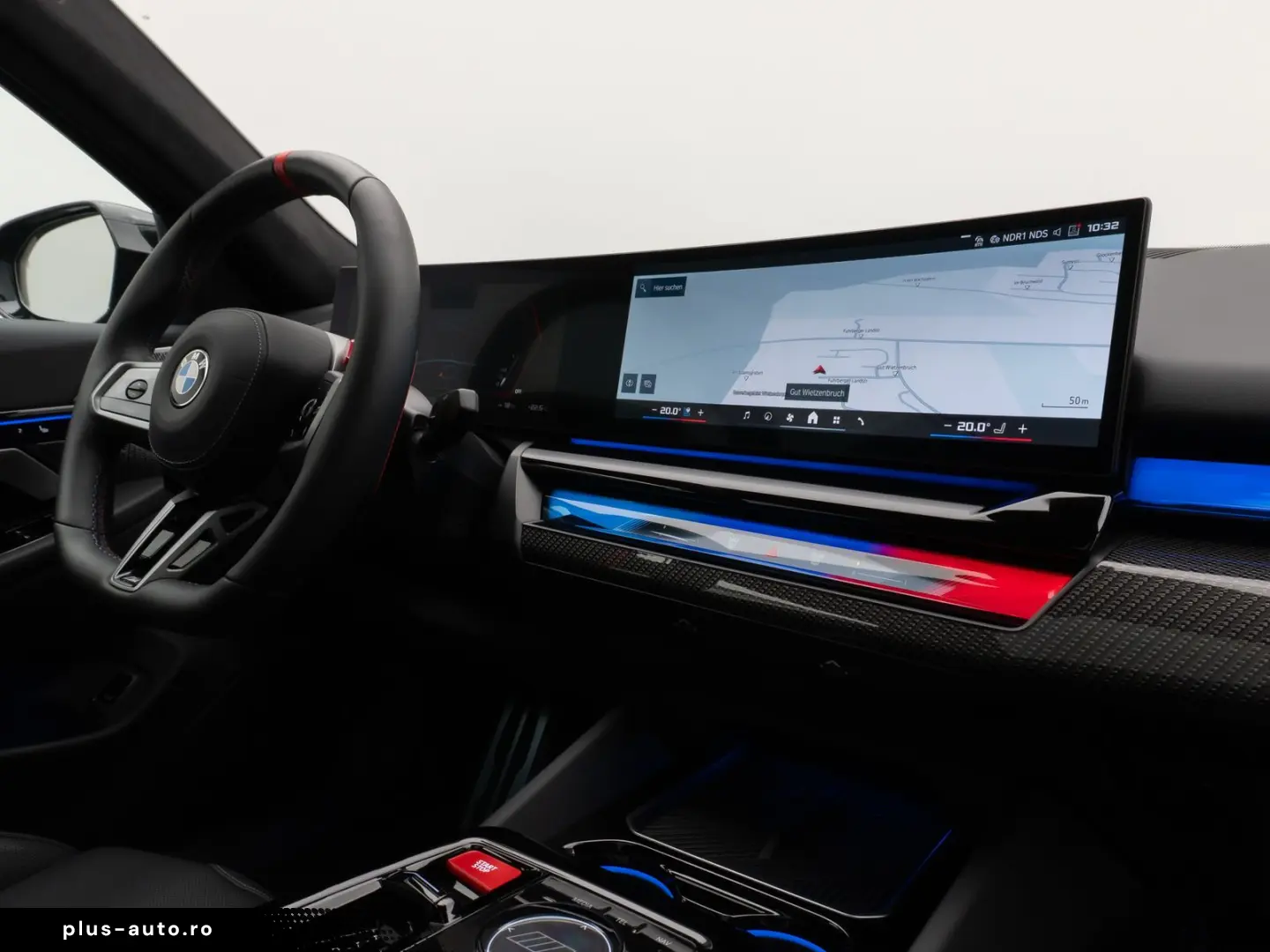 BMW M5 xDrive_Panoramic_360_B&W_HUD_M-Drivers