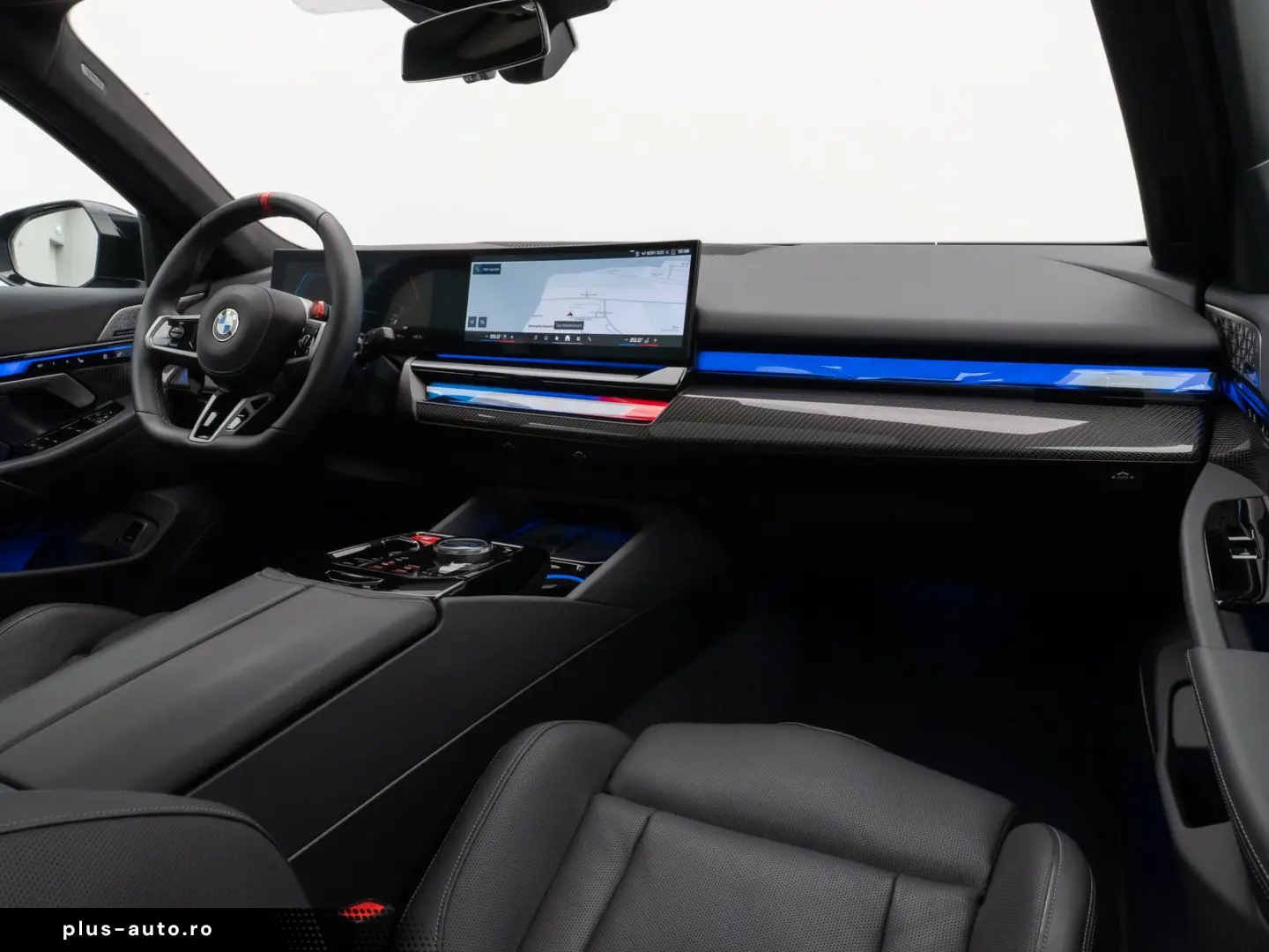 BMW M5 xDrive_Panoramic_360_B&W_HUD_M-Drivers