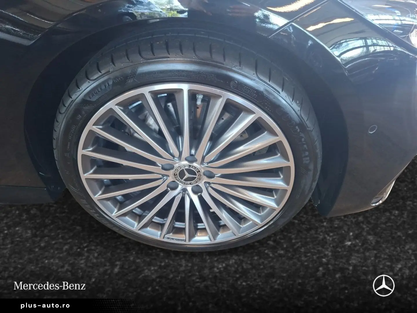 MERCEDES-BENZ C 300 d 4M AMG Pano AHK Distr Sthzg 360  Sound