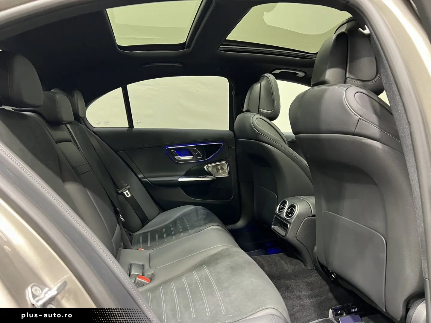 MERCEDES-BENZ C 300d 4M AMG Adva. Night Panorama Burmester