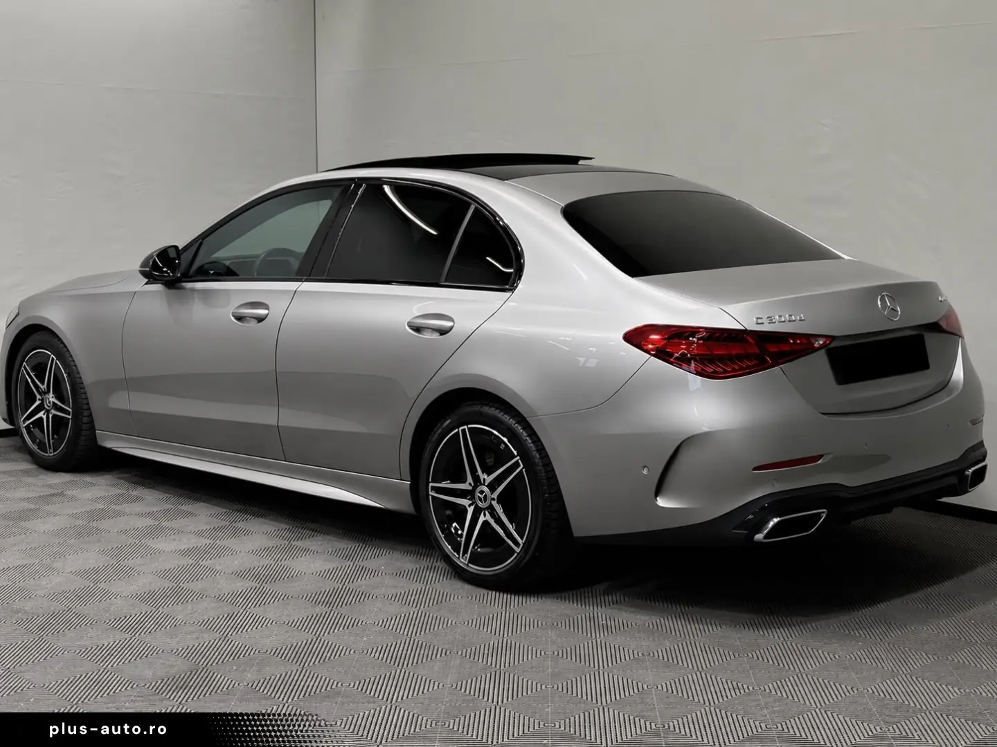 MERCEDES-BENZ C 300d 4M AMG Adva. Night Panorama Burmester