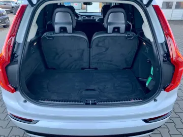 VOLVO XC90 B5 AWD Plus Dark