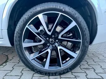 VOLVO XC90 B5 AWD Plus Dark