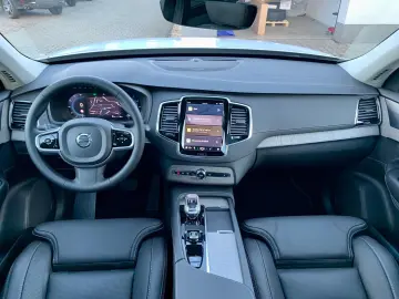 VOLVO XC90 B5 AWD Plus Dark
