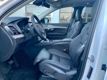 VOLVO XC90 B5 AWD Plus Dark