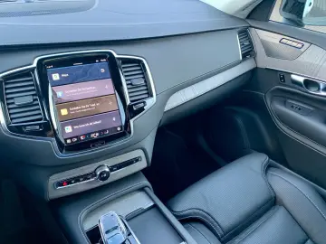 VOLVO XC90 B5 AWD Plus Dark