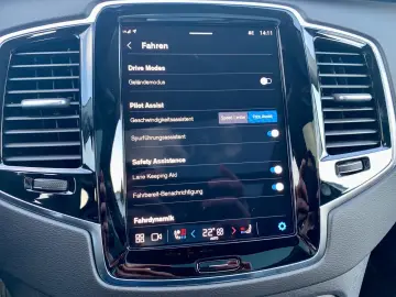 VOLVO XC90 B5 AWD Plus Dark