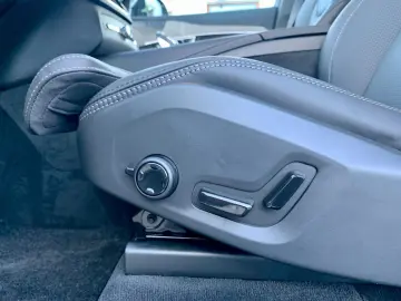 VOLVO XC90 B5 AWD Plus Dark