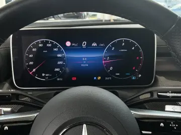 MERCEDES-BENZ CLE 220 d AMG Line Distronic Kamera Memory Nav