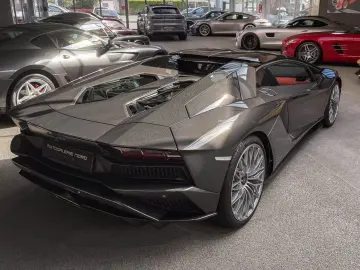 LAMBORGHINI Aventador S Roadster 1 of 1   AD PERSONAM   Samm