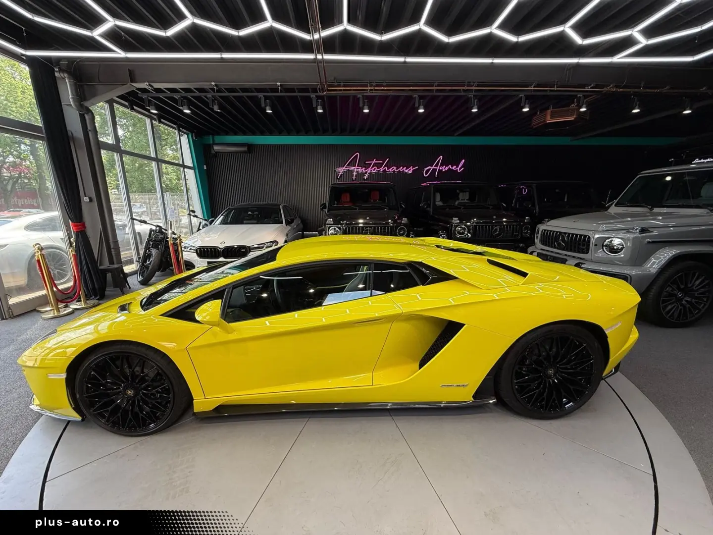 LAMBORGHINI Aventador S
