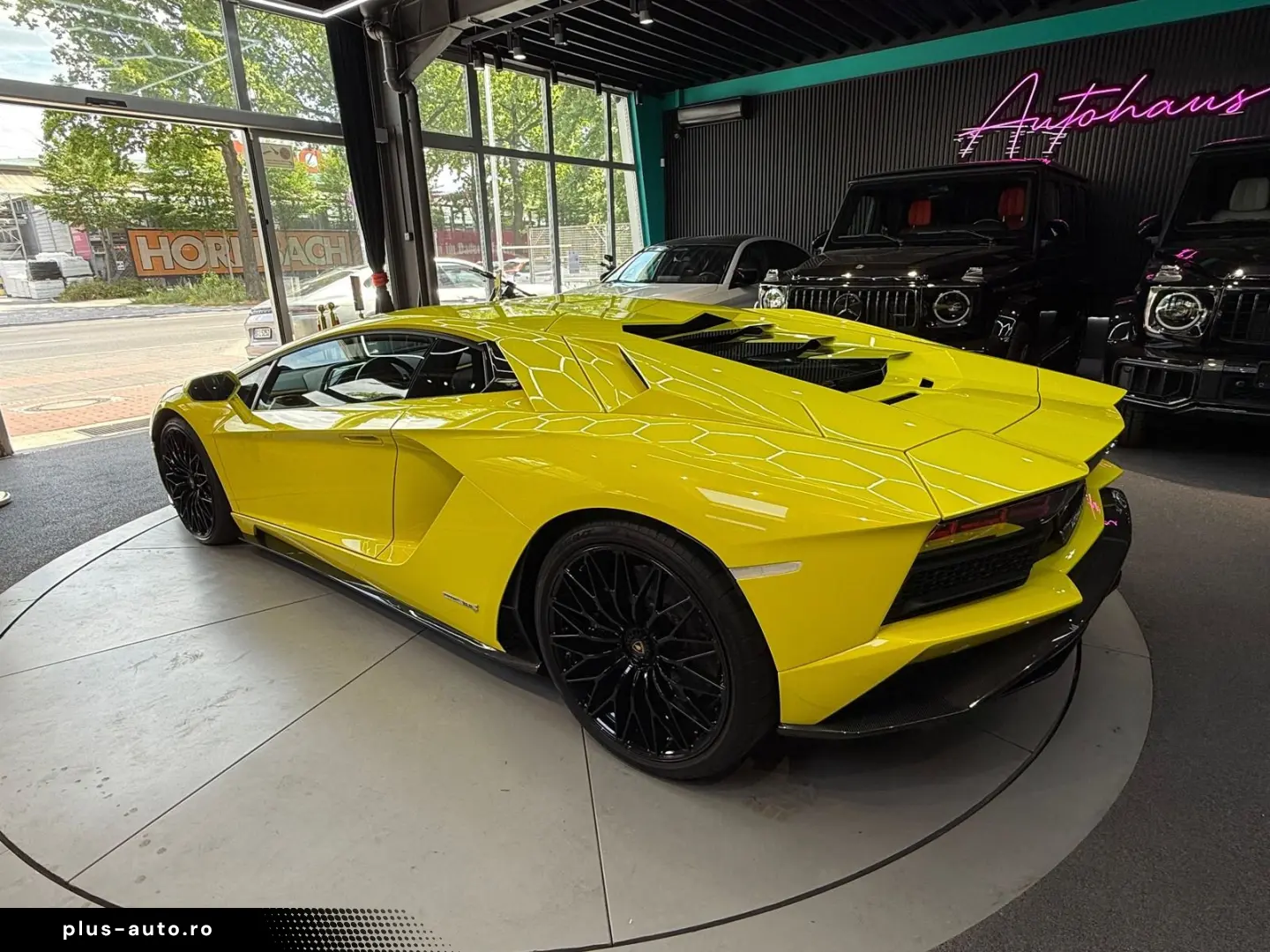 LAMBORGHINI Aventador S