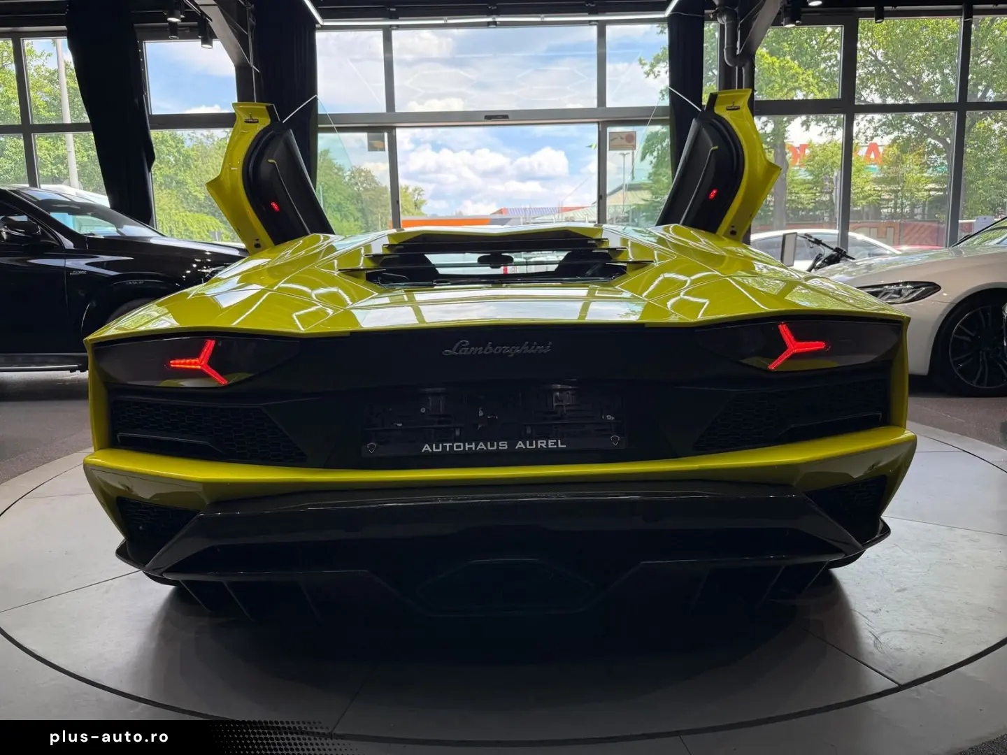 LAMBORGHINI Aventador S