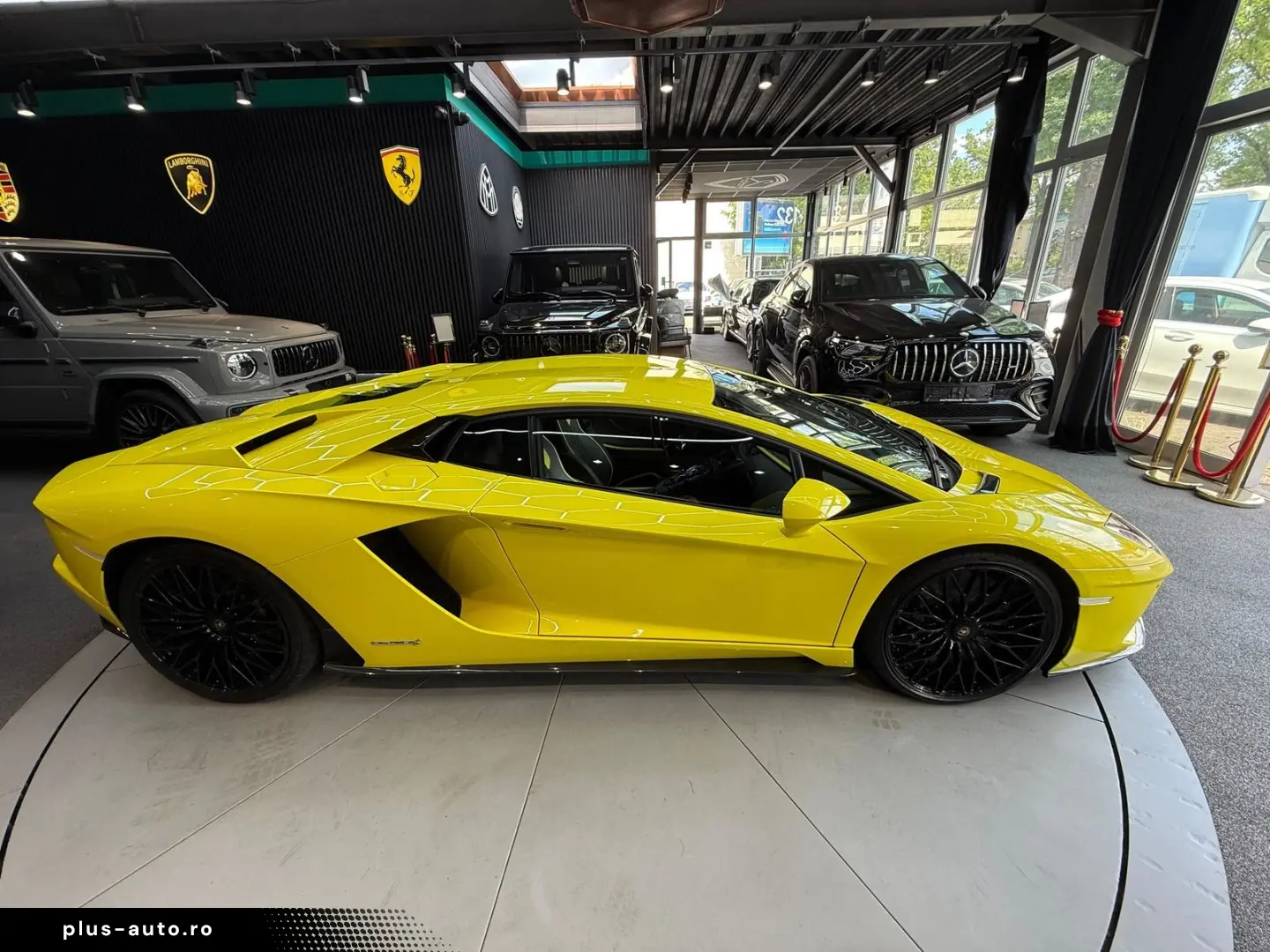 LAMBORGHINI Aventador S
