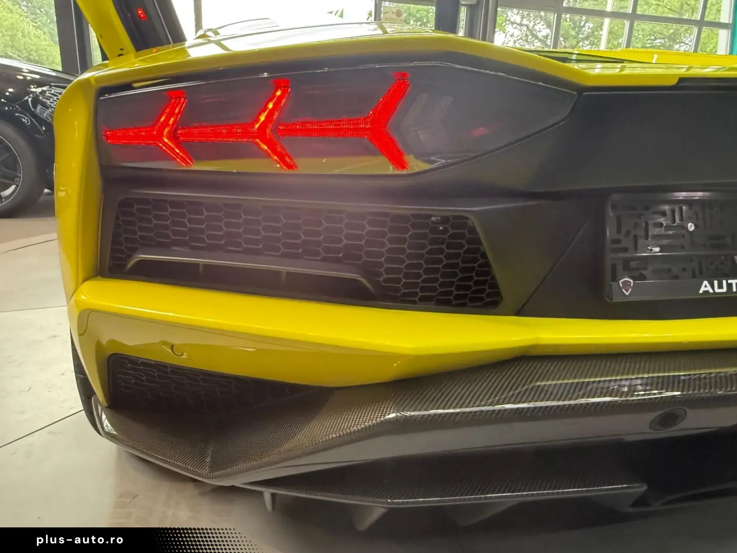 LAMBORGHINI Aventador S