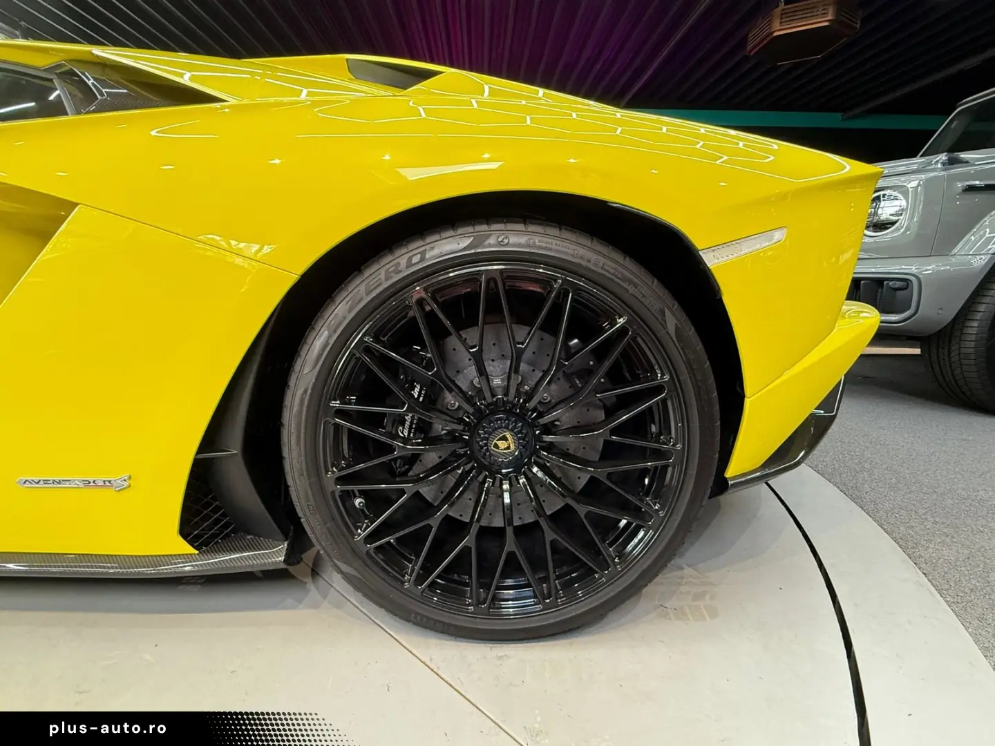 LAMBORGHINI Aventador S