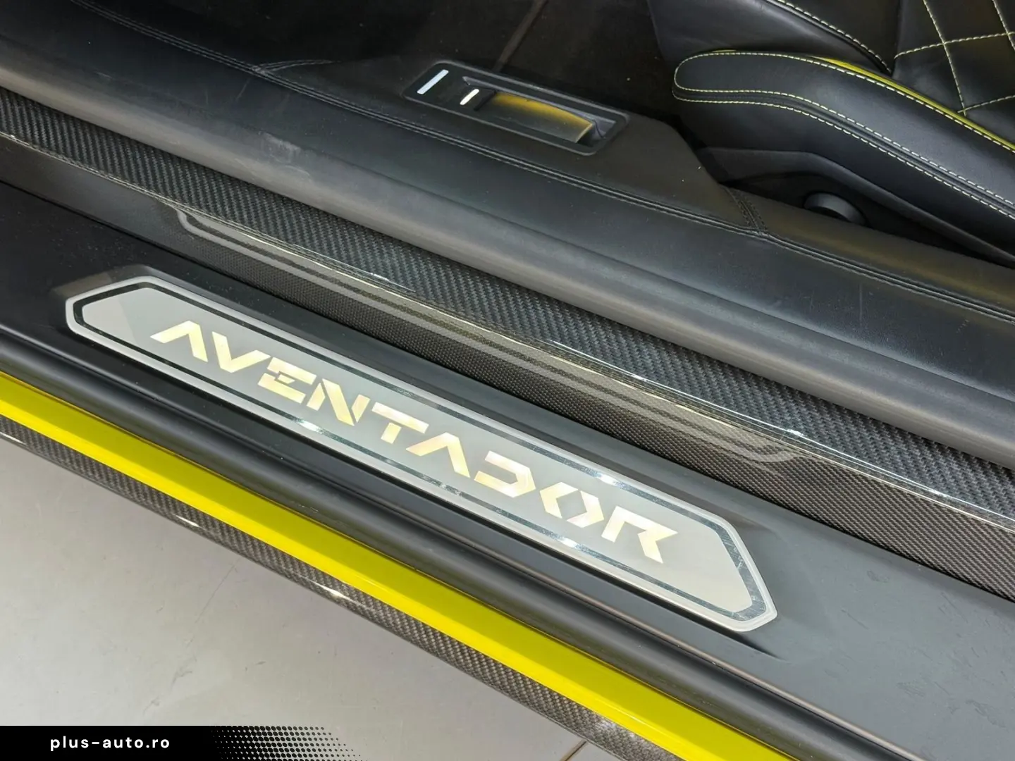 LAMBORGHINI Aventador S